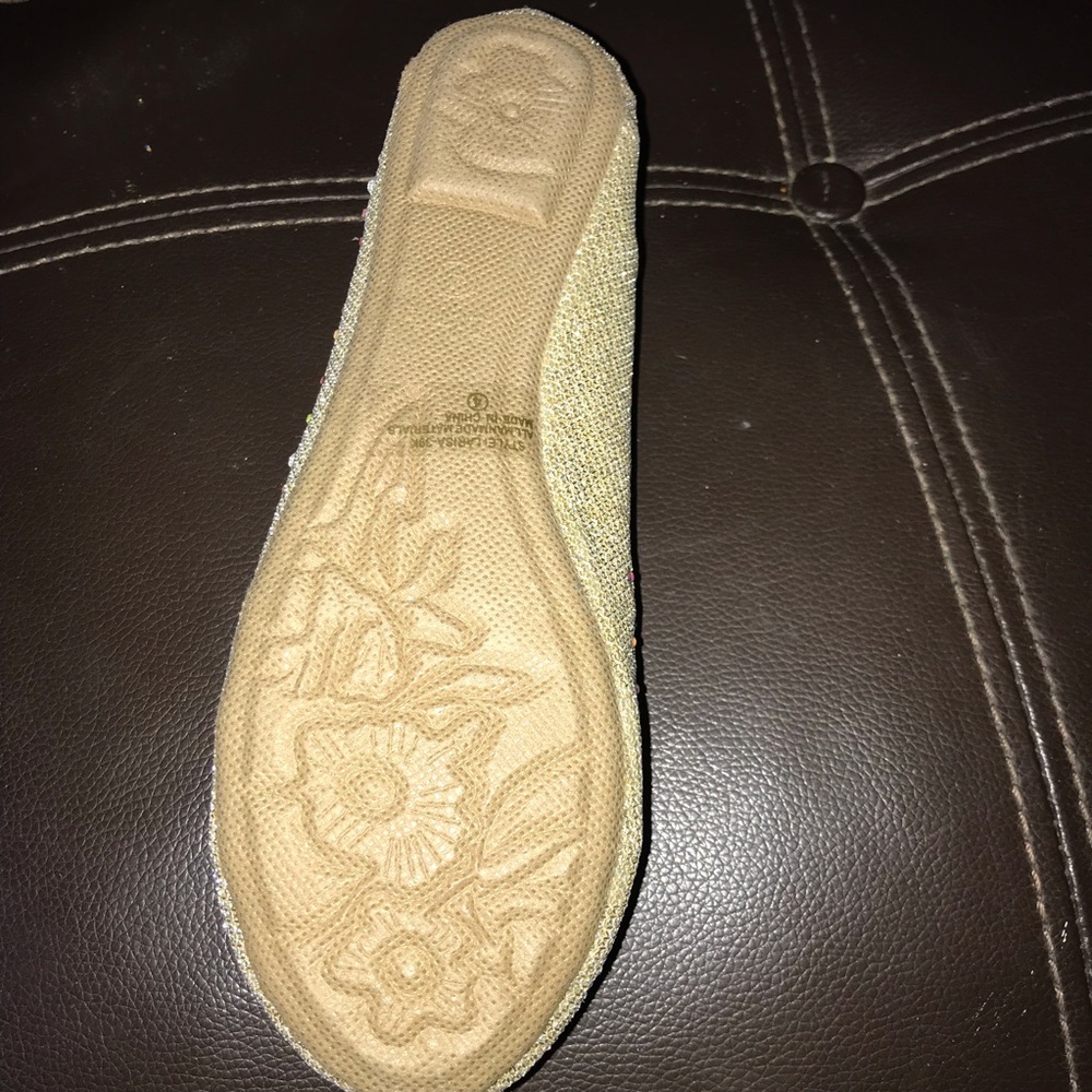 NEW GOLD FLATS - Picture 6 of 6